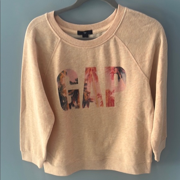 GAP Sweaters - GAP Lightweight Crew Neck Sweatshirt M